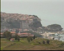 Veduta di Tropea dalla ferrovia